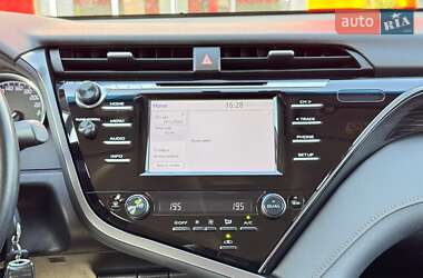 Седан Toyota Camry 2019 в 