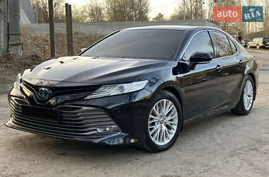 Седан Toyota Camry 2020 в Киеве