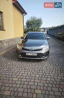Седан Toyota Camry 2016 в 
