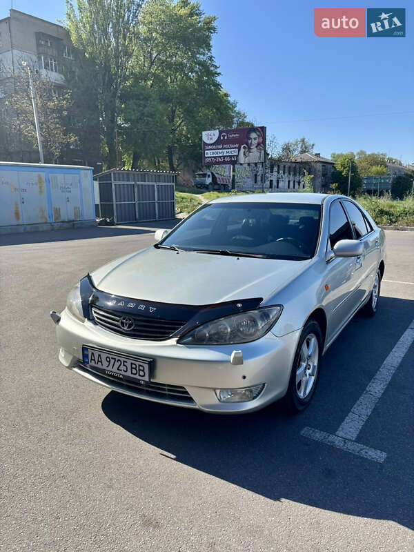 Седан Toyota Camry 2005 в 