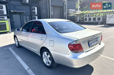Седан Toyota Camry 2005 в 