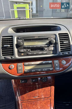 Седан Toyota Camry 2005 в 