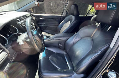 Седан Toyota Camry 2019 в 
