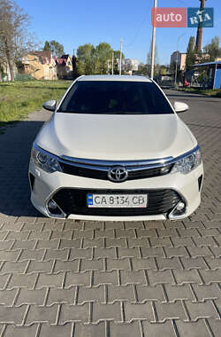 Седан Toyota Camry 2017 в 