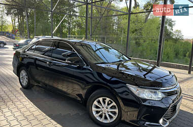 Седан Toyota Camry 2014 в 