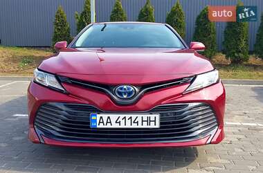Седан Toyota Camry 2020 в Києві