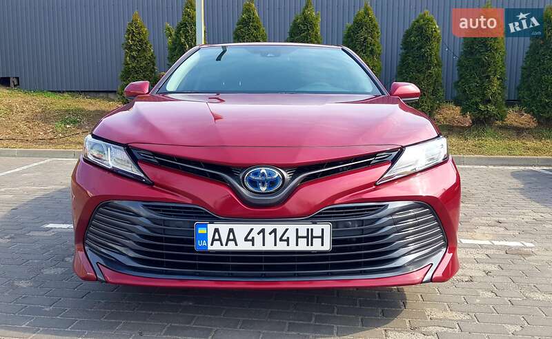Седан Toyota Camry 2020 в 