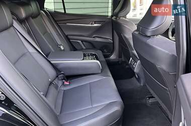 Седан Toyota Camry 2024 в 