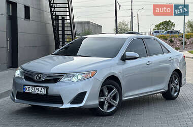 Седан Toyota Camry 2014 в Днепре