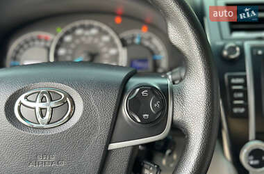 Седан Toyota Camry 2014 в 
