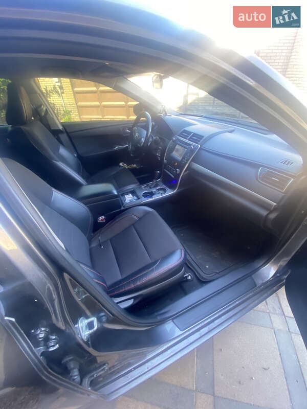 Седан Toyota Camry 2016 в Харькове