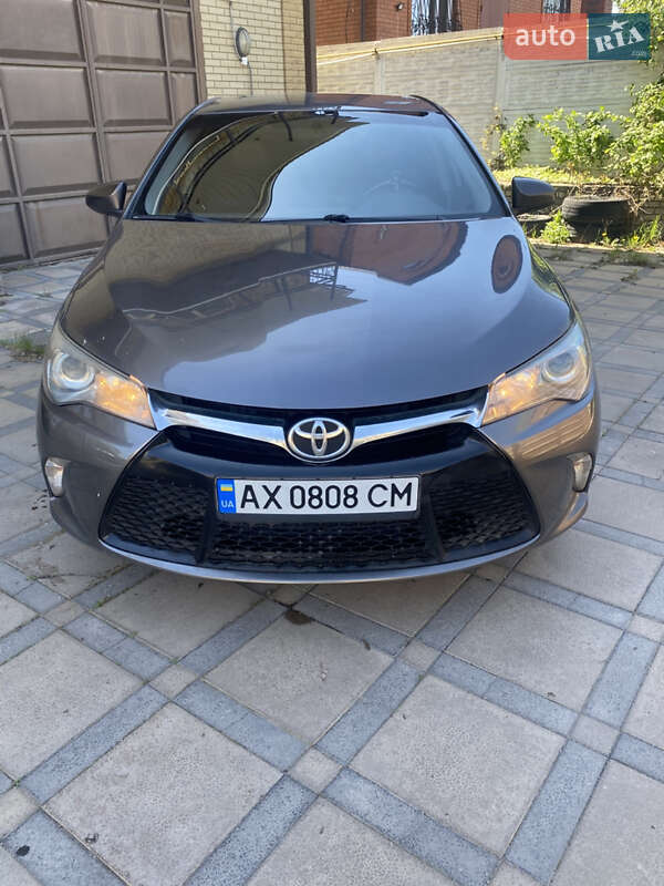 Седан Toyota Camry 2016 в Харькове