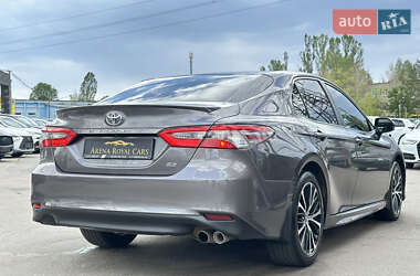 Седан Toyota Camry 2018 в 