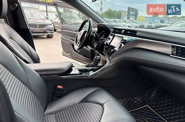 Седан Toyota Camry 2018 в 