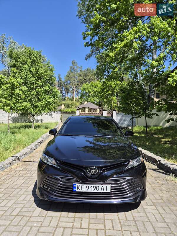 Седан Toyota Camry 2019 в Дніпрі