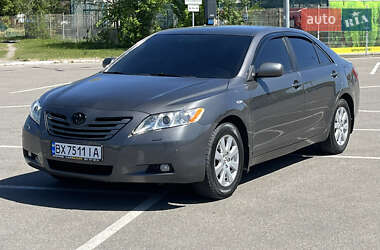 Седан Toyota Camry 2007 в Днепре