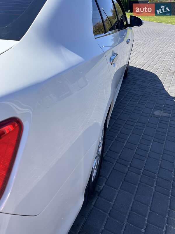 Седан Toyota Camry 2014 в Фастові