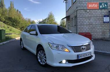 Седан Toyota Camry 2014 в Жмеринке