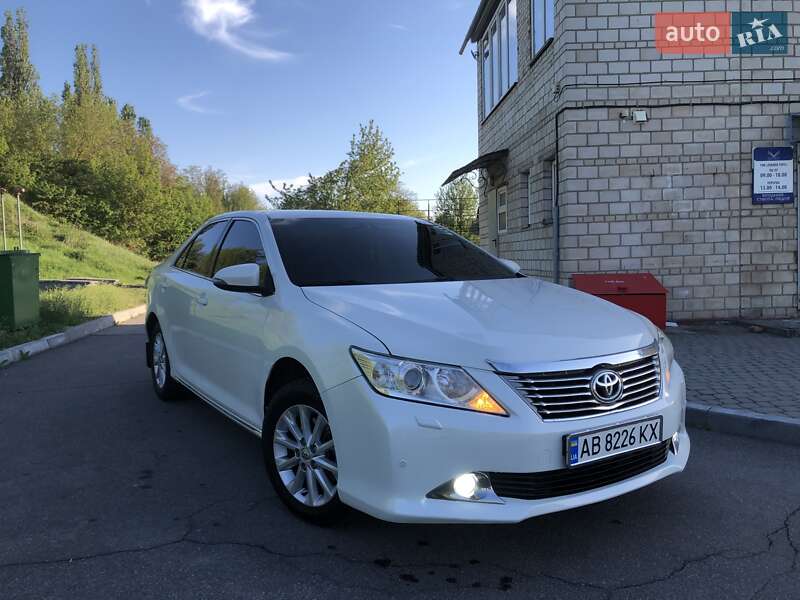 Седан Toyota Camry 2014 в 