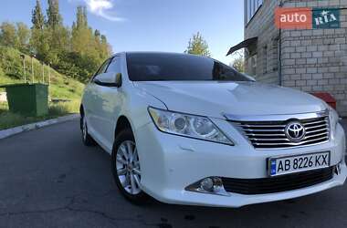 Седан Toyota Camry 2014 в Жмеринке