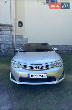 Седан Toyota Camry 2012 в Львові