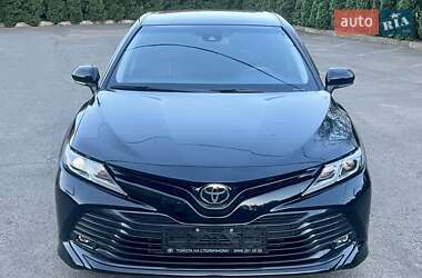 Седан Toyota Camry 2018 в 