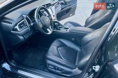 Седан Toyota Camry 2018 в 