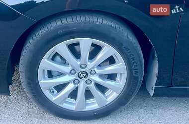 Седан Toyota Camry 2018 в 