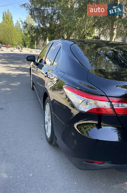 Седан Toyota Camry 2017 в 