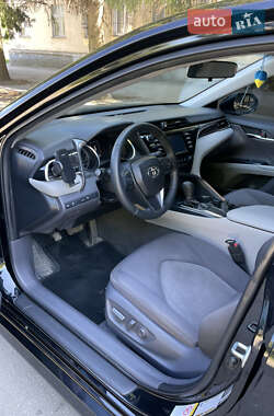 Седан Toyota Camry 2017 в 