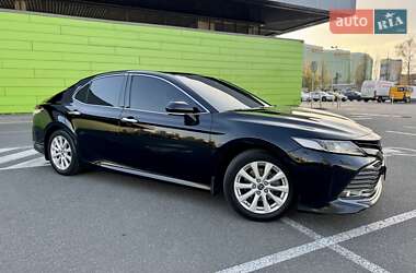 Седан Toyota Camry 2017 в 