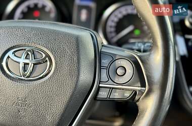 Седан Toyota Camry 2017 в 