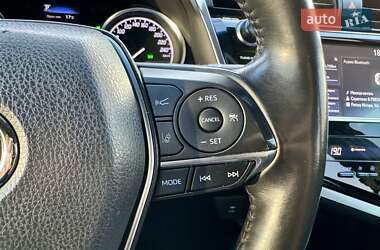 Седан Toyota Camry 2017 в 