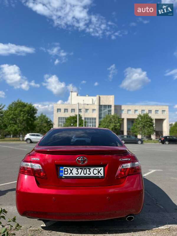 Седан Toyota Camry 2008 в Нетешине
