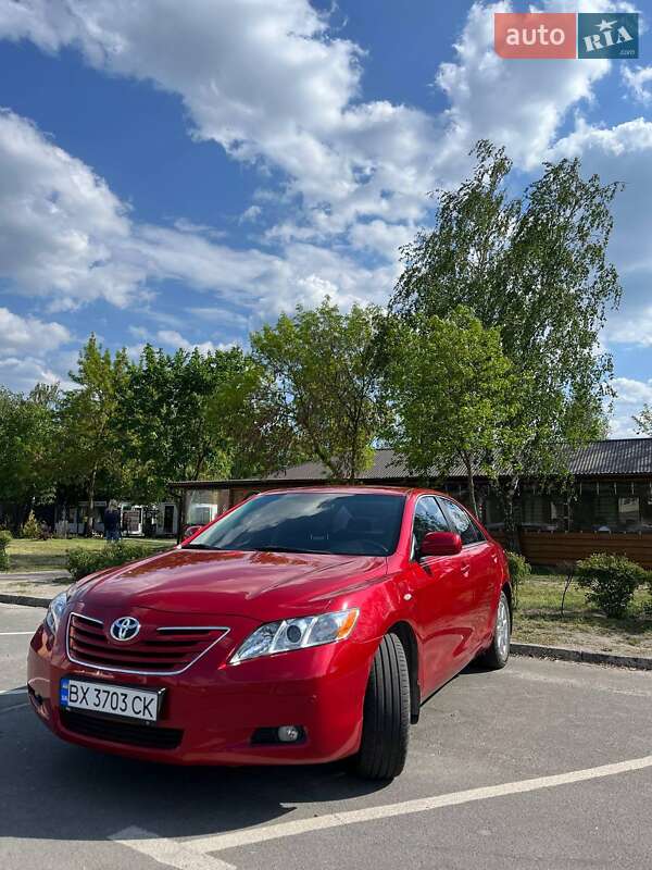 Седан Toyota Camry 2008 в Нетешине
