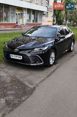 Седан Toyota Camry 2022 в 