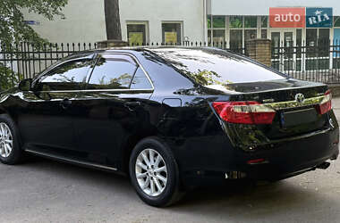 Седан Toyota Camry 2012 в 