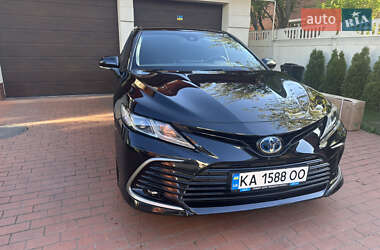 Седан Toyota Camry 2024 в Києві