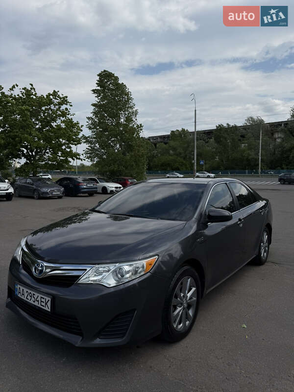 Седан Toyota Camry 2012 в 