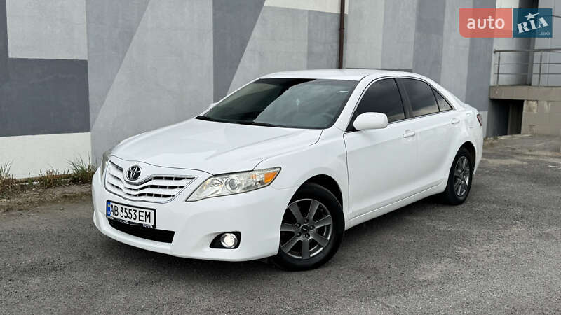 Седан Toyota Camry 2011 в Вінниці