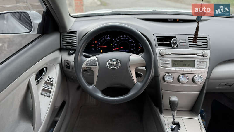 Седан Toyota Camry 2011 в Вінниці