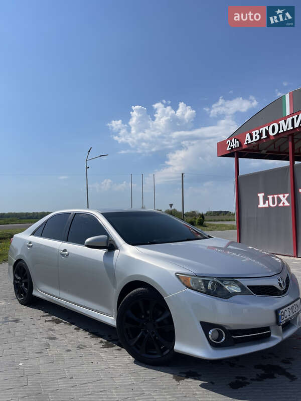 Седан Toyota Camry 2013 в Львове фото 2 Седан Toyota Camry 2013 в Львове