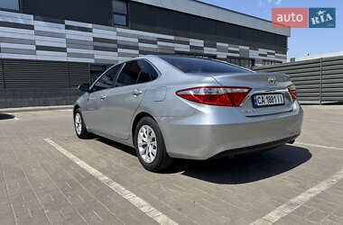 Седан Toyota Camry 2016 в 