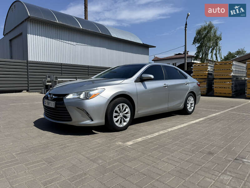 Седан Toyota Camry 2016 в 
