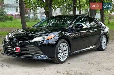 Седан Toyota Camry 2017 в Києві