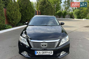 Седан Toyota Camry 2013 в Києві