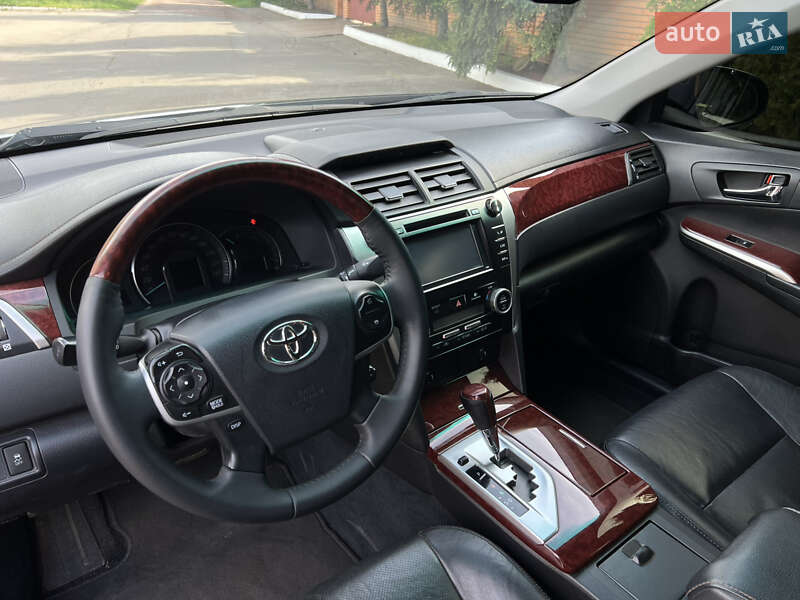 Седан Toyota Camry 2013 в Киеве