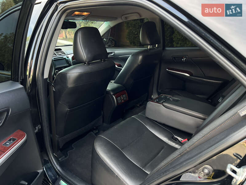Седан Toyota Camry 2013 в Киеве