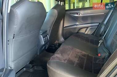 Седан Toyota Camry 2019 в 