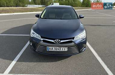 Седан Toyota Camry 2015 в Киеве
